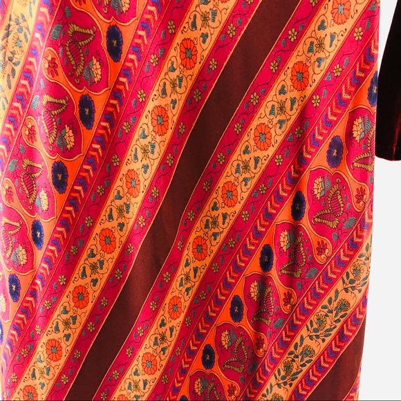 Vintage Velvet and Silk Print Dress Wine by Bloomingdale’s Petites Size 8 - Picture 11 of 16